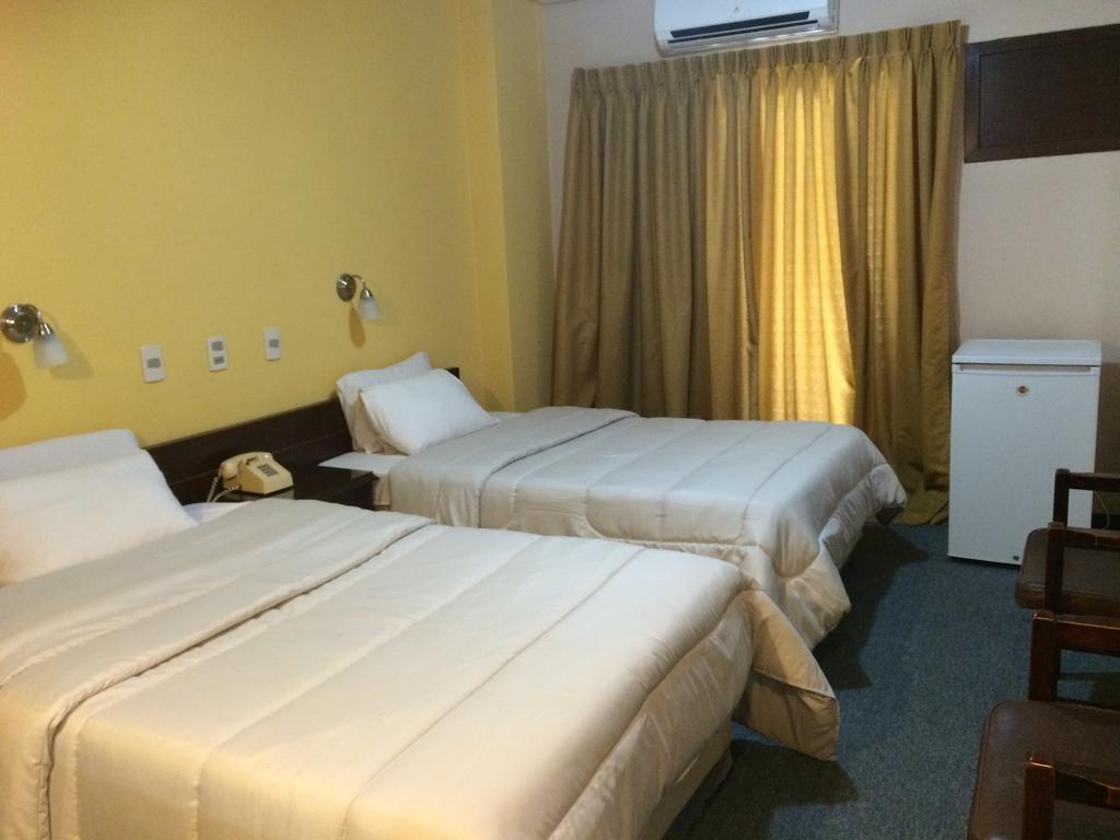أسونسيون Hotel Manduvira الغرفة الصورة